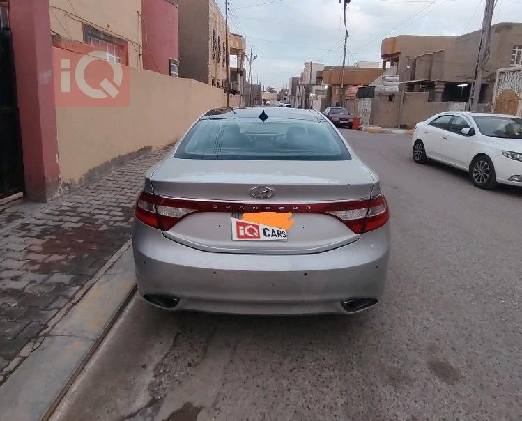 هيونداي أزيرا